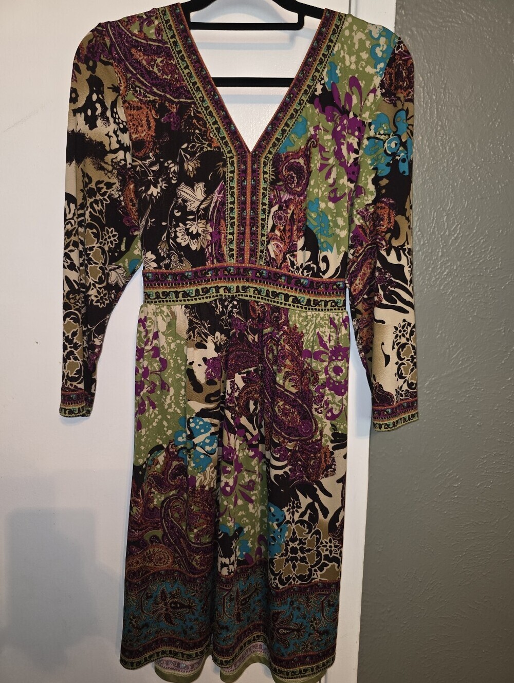 ECI Multicolor V‑Neck Long Sleeve Midi Dress in Green, Purple & Turquoise